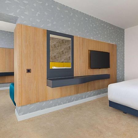 Hotel Ramada By Wyndham Slatina Parc Exterior foto