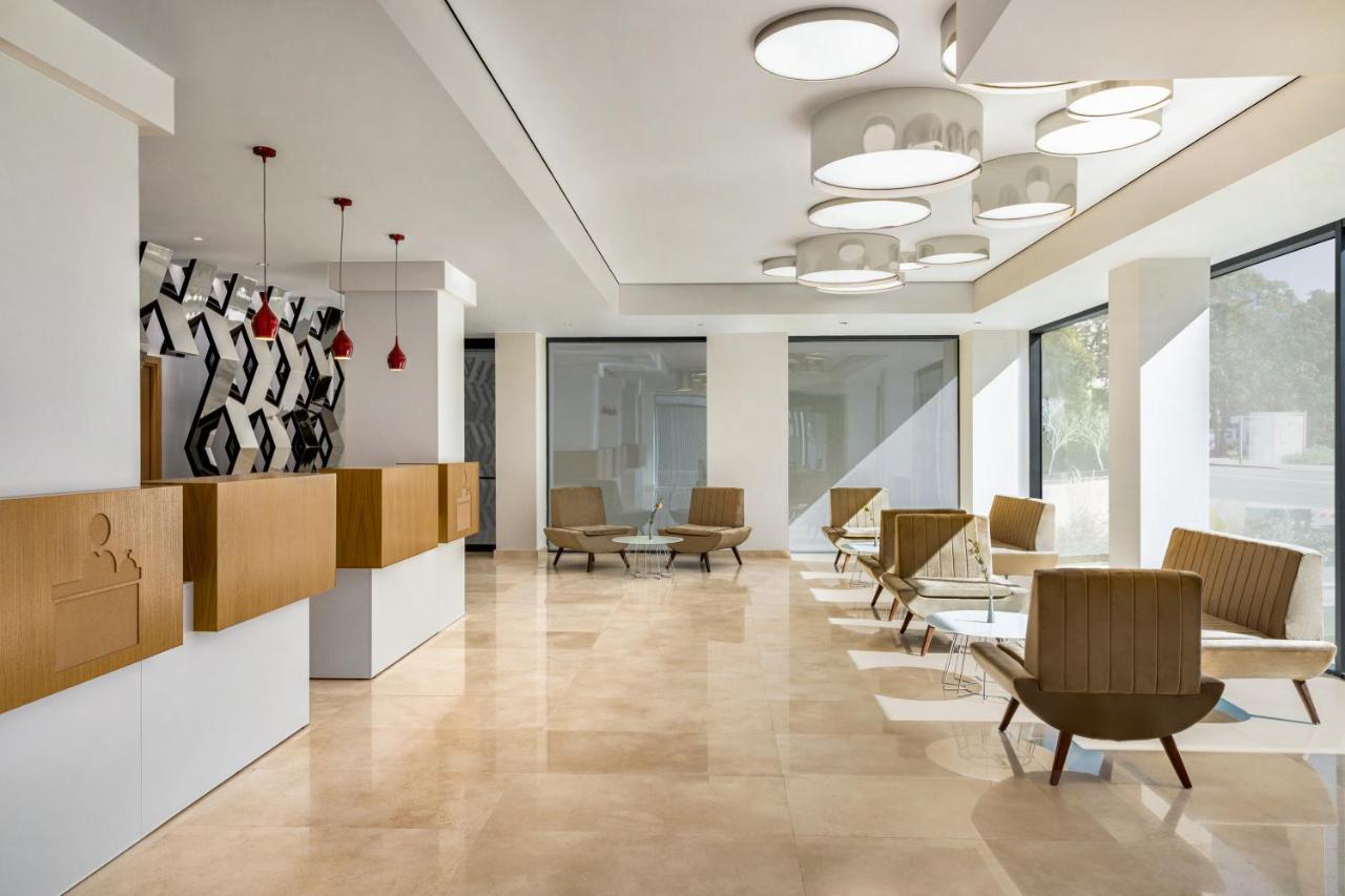 Hotel Ramada By Wyndham Slatina Parc Exterior foto