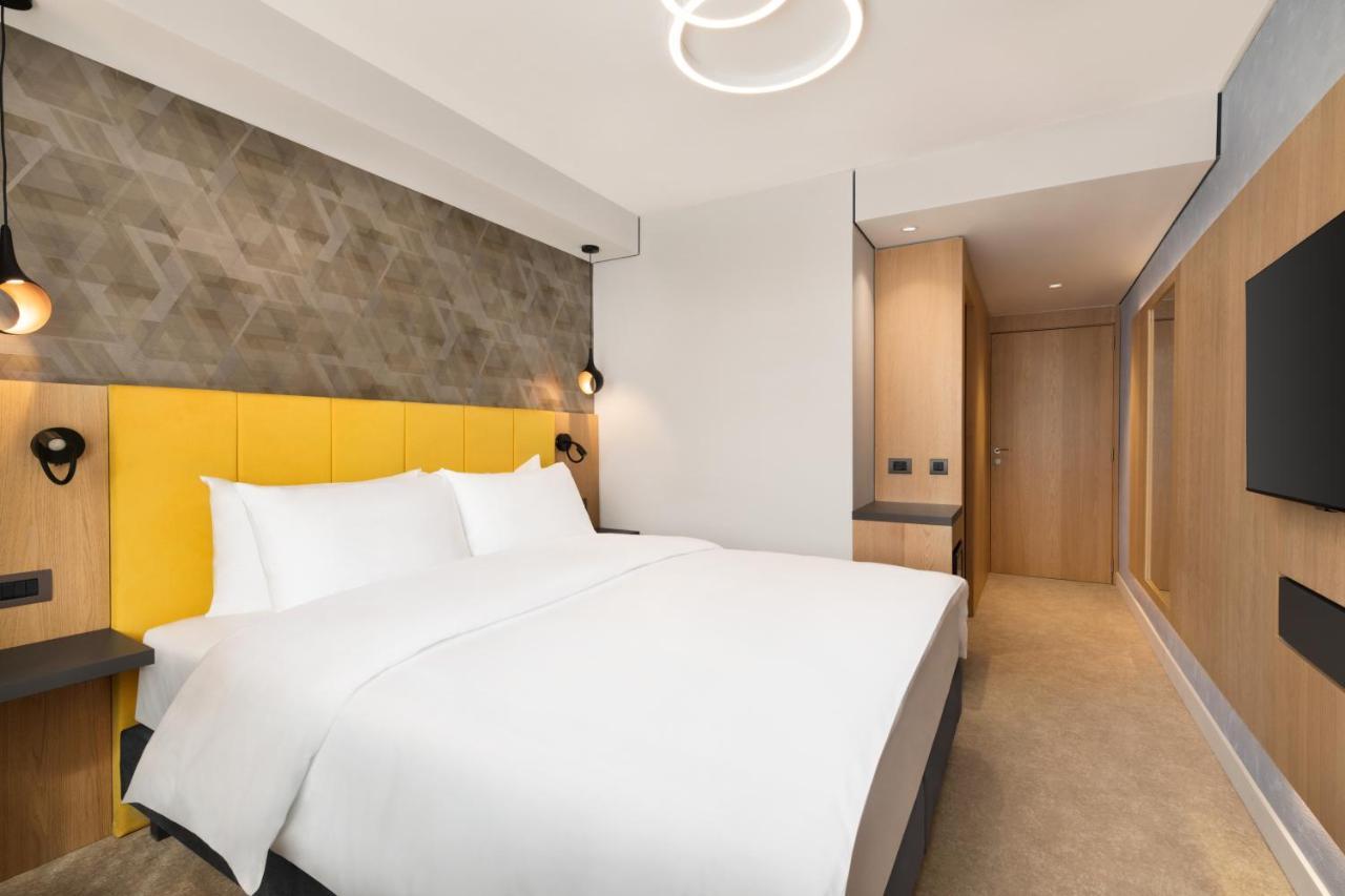 Hotel Ramada By Wyndham Slatina Parc Exterior foto