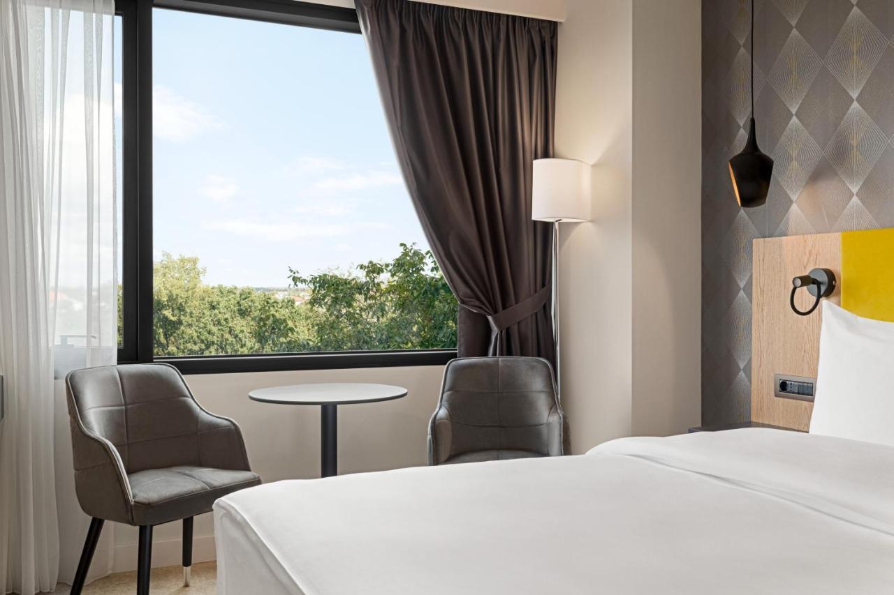 Hotel Ramada By Wyndham Slatina Parc Exterior foto