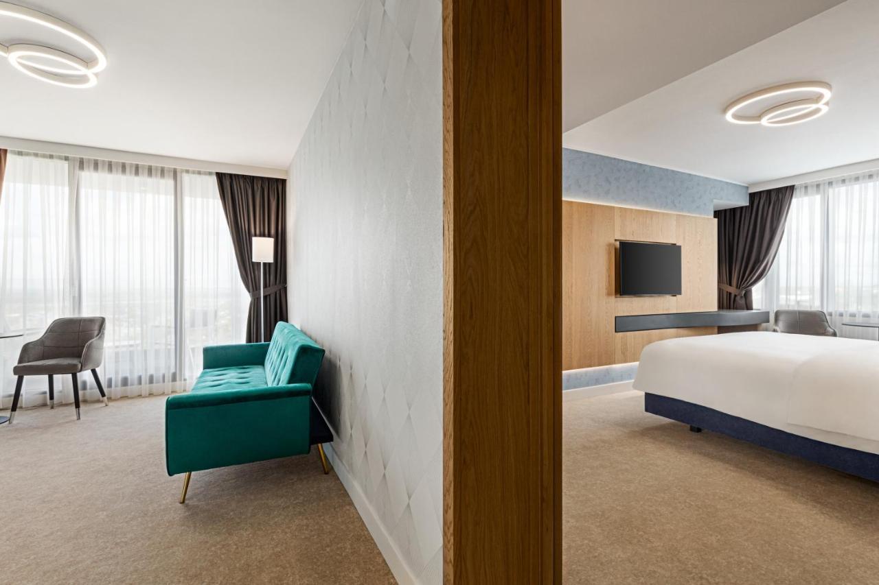 Hotel Ramada By Wyndham Slatina Parc Exterior foto