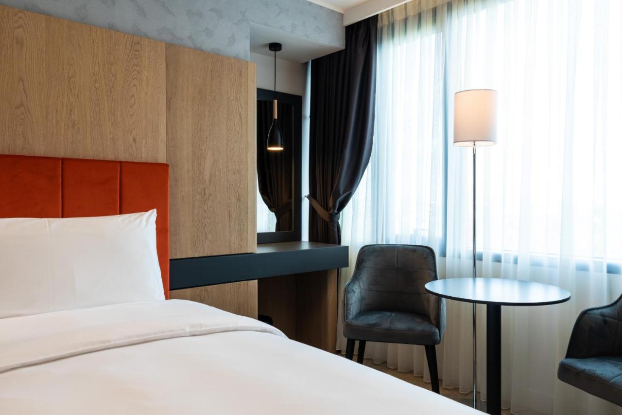 Hotel Ramada By Wyndham Slatina Parc Exterior foto