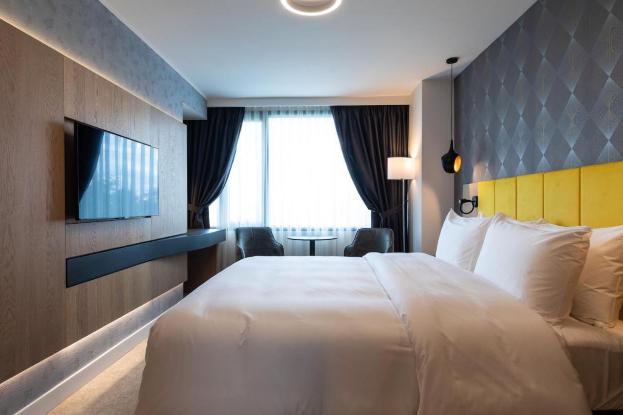 Hotel Ramada By Wyndham Slatina Parc Exterior foto