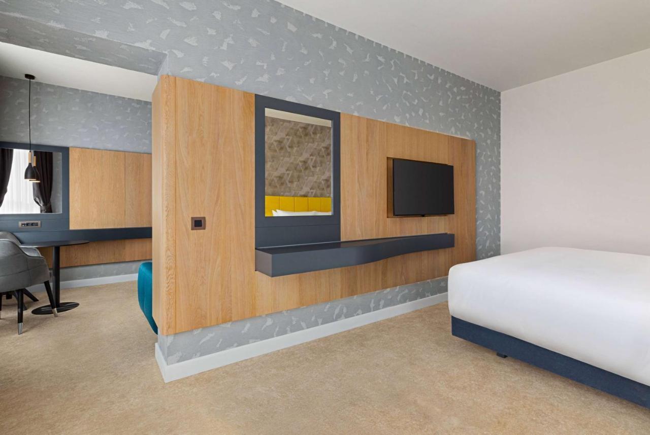 Hotel Ramada By Wyndham Slatina Parc Exterior foto