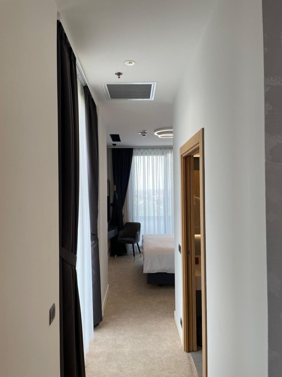 Hotel Ramada By Wyndham Slatina Parc Exterior foto